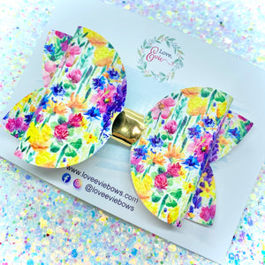 Isabel Signature Clip Bow