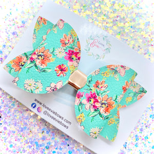 Gianna Signature Clip Bow